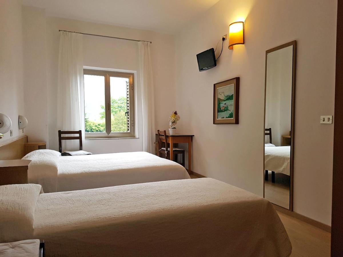 Albergo Miralaghi Padergnone Екстериор снимка