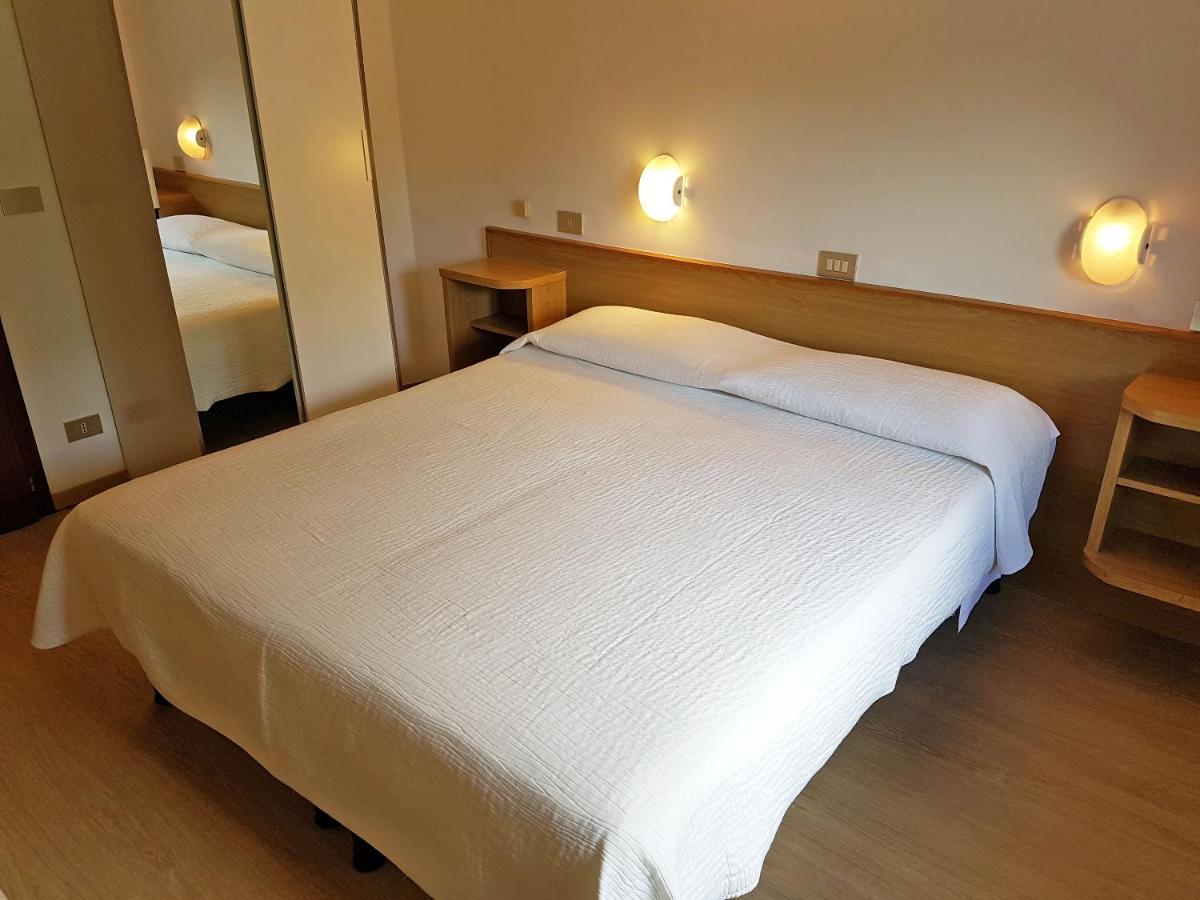 Albergo Miralaghi Padergnone Екстериор снимка